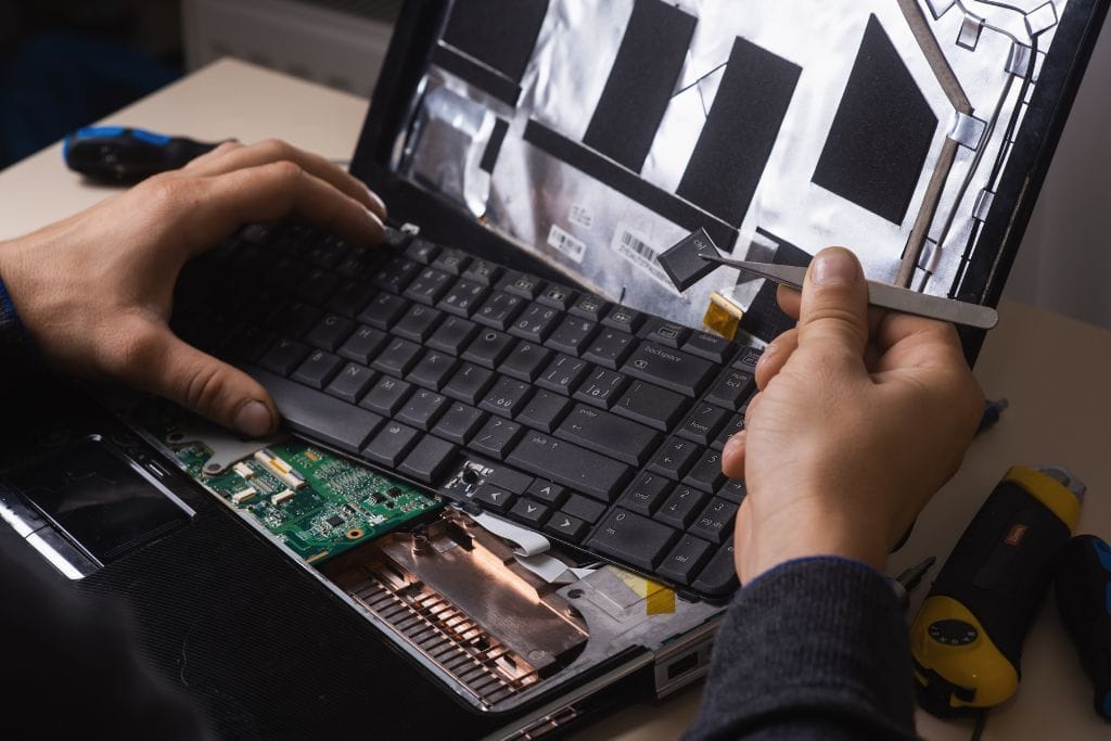 wymiana-klawiatury-w-laptopie Serwis klawiatury laptopa